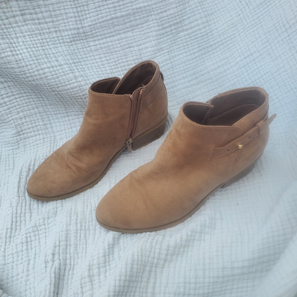 Old Navy Women's Tan Ankle Boots Size 7